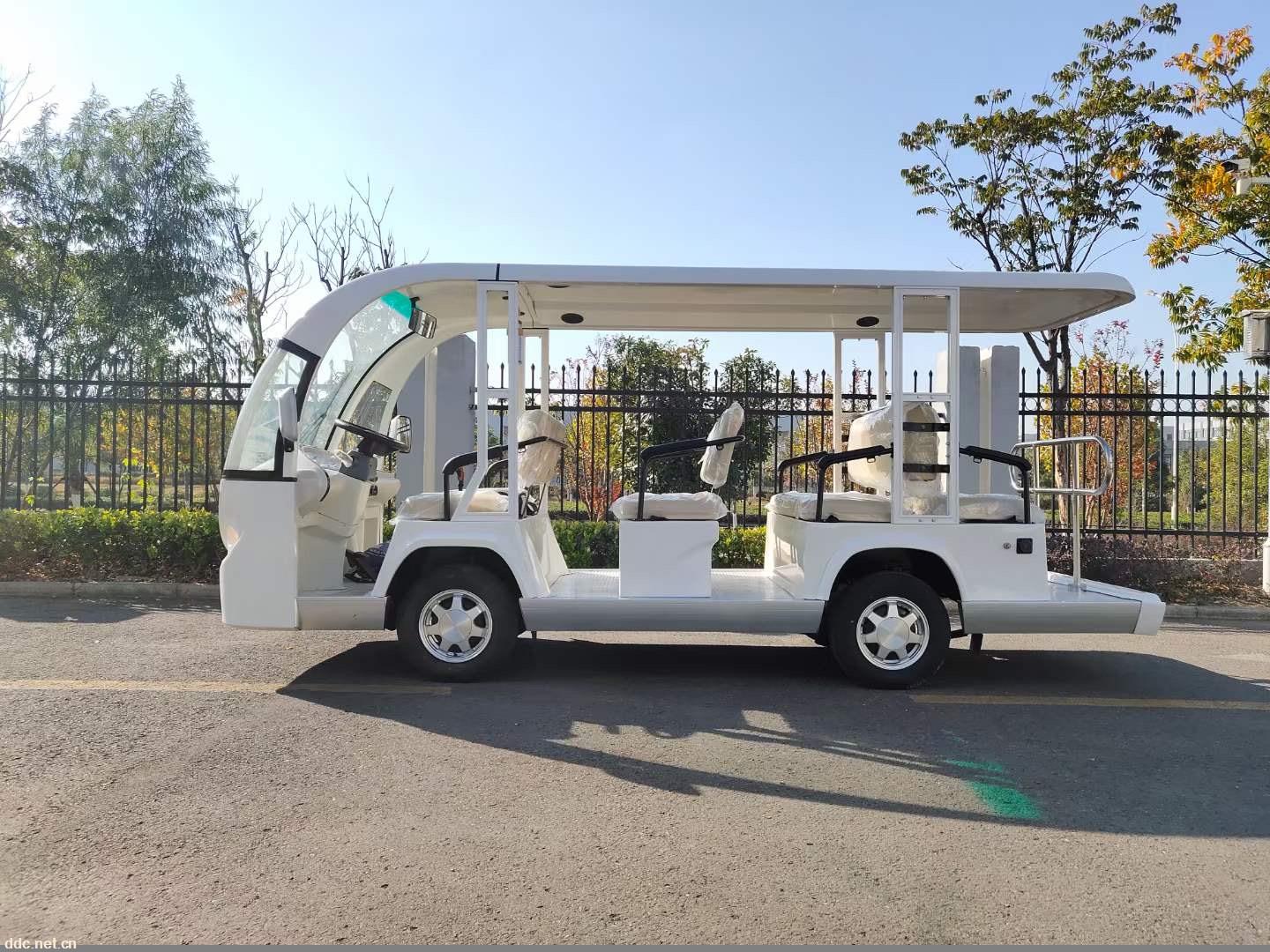 11座敞篷式电动观光车