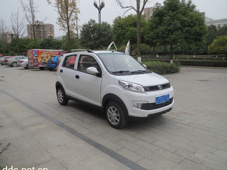 时风d102新款四轮代步车