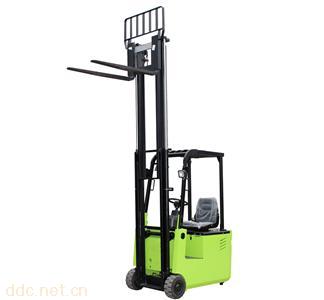 三支點座駕式全電動叉車
