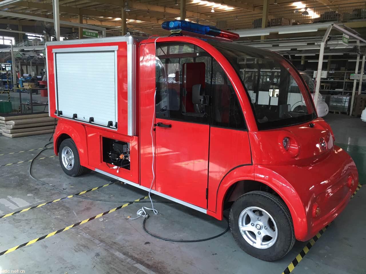 带门封闭款电瓶电动消防车